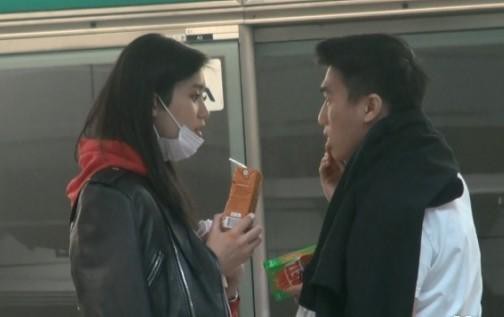 Không phải vì giàu mà đây mới là lý do khiến thiếu gia nhà tỷ phú Châu Á được vô số các nàng xin chết dù chàng đào hoa đến mức yêu là lo nơm nớp Không phải vì giàu mà đây mới là lý do khiến thiếu gia nhà tỷ phú Châu Á được vô số các nàng xin chết dù chàng đào hoa đến mức yêu là lo nơm nớp